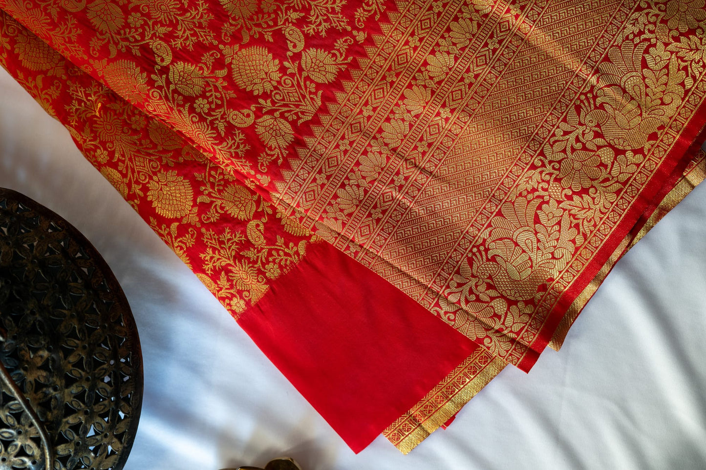 Kashi katan laal jaal print