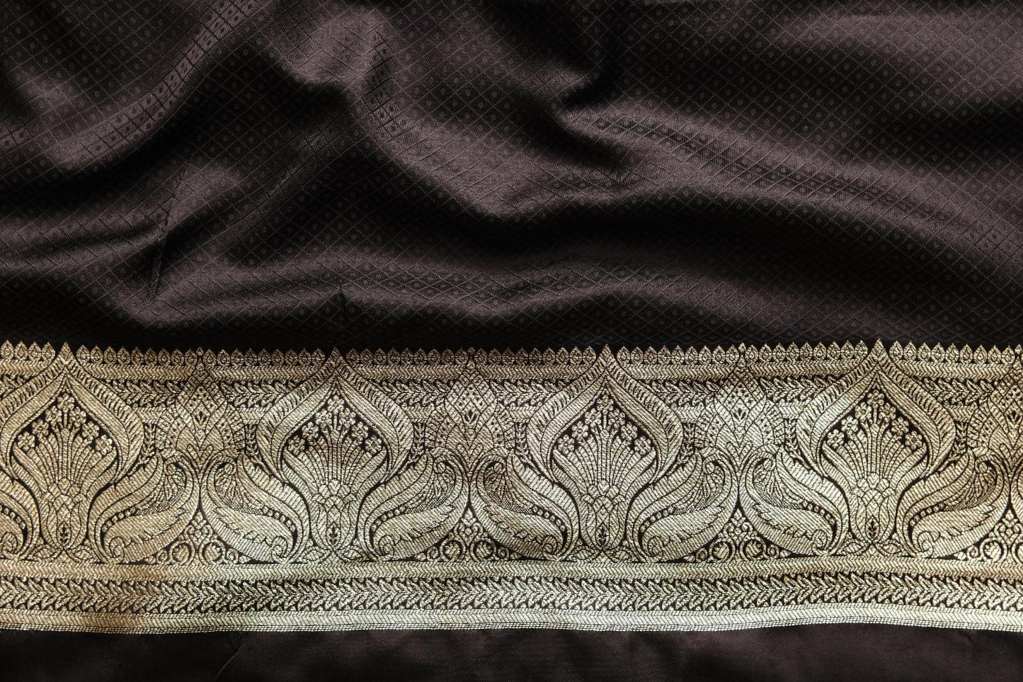 Raat Ki Rani Katan Booti - Banarasi Saree