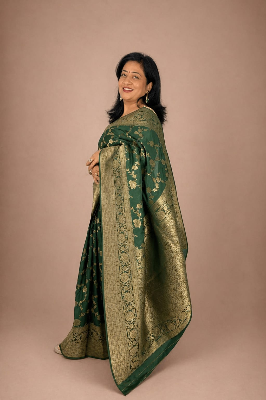 Kashi Chinnon - Dark Green Jaal Work Saree