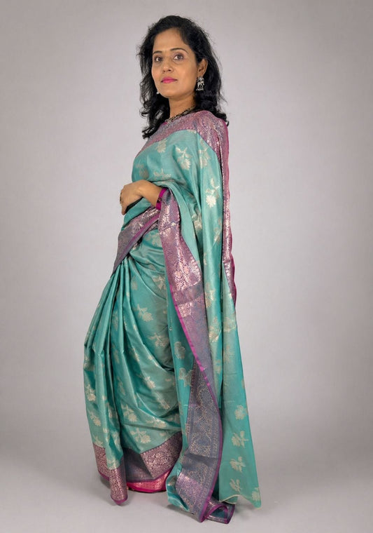 Katcha Hara and Jaamini Contrast Saree