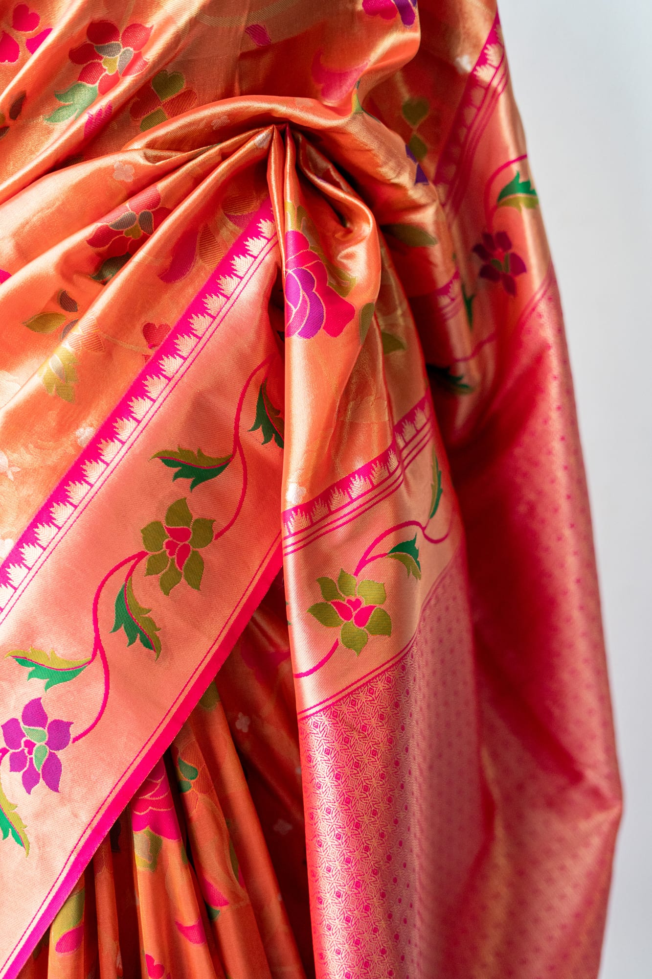 Premium tissue flower print pink