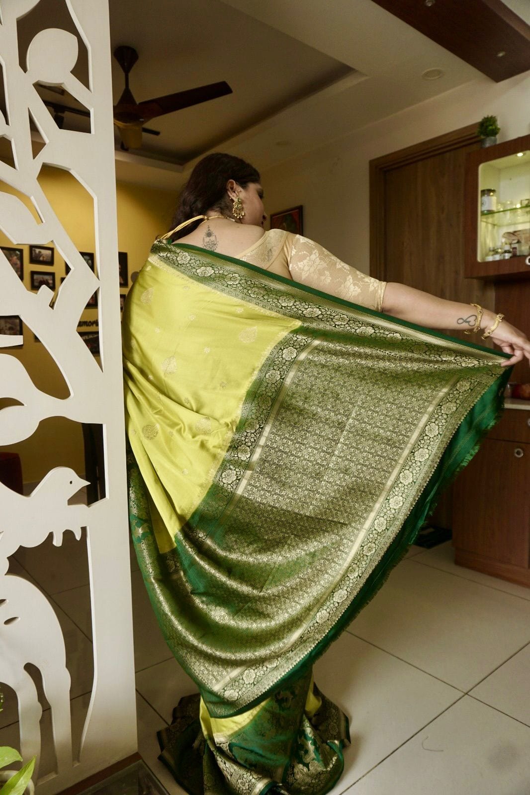 Kashi Riwayat Gajji Silk - Green and Light Green contrast