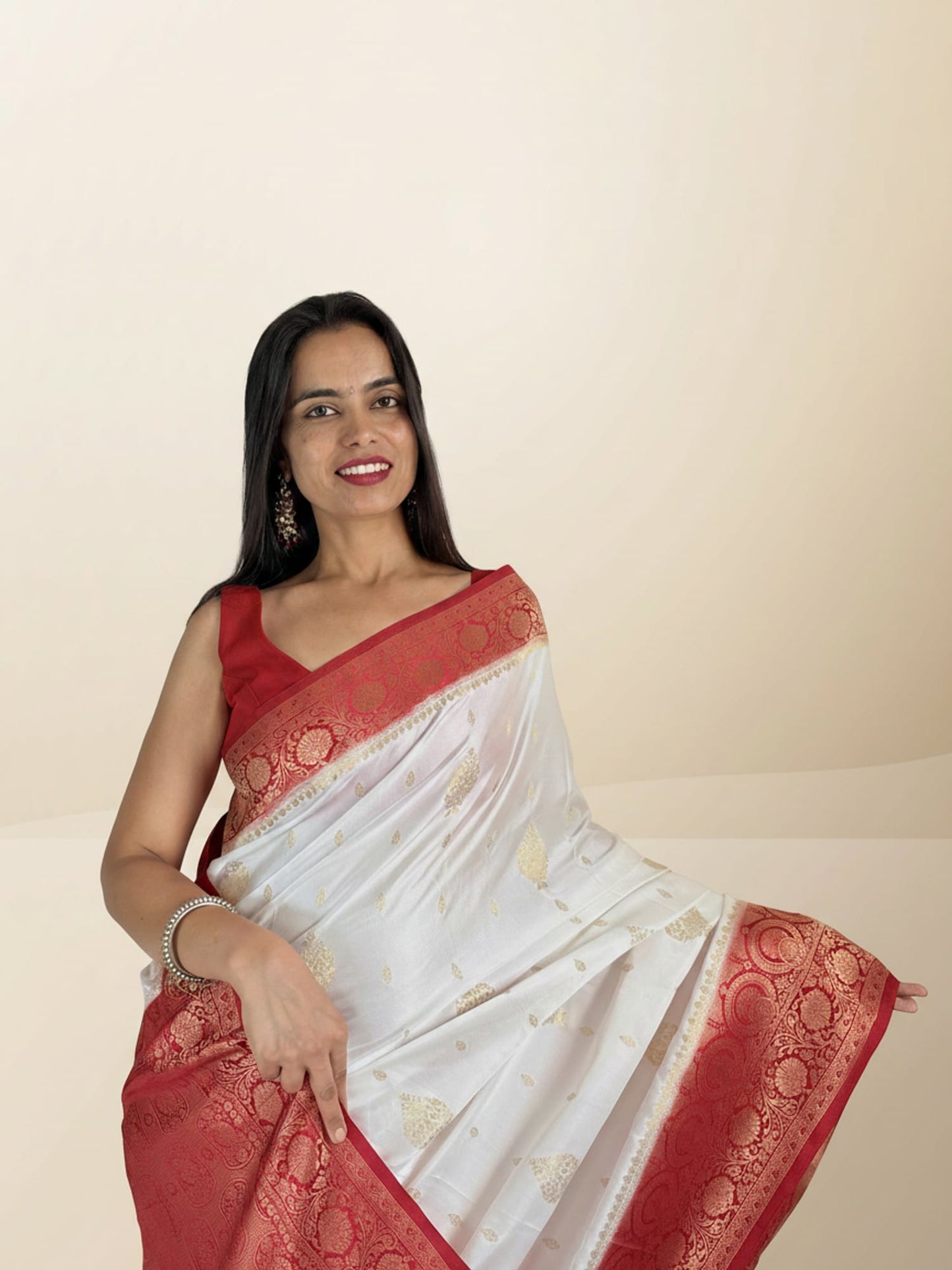 White Red Contrast Bengali Saree