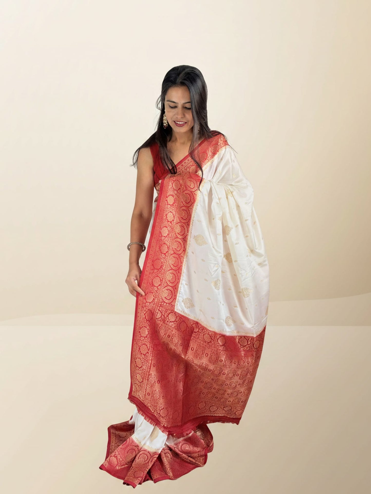 White Red Contrast Bengali Saree