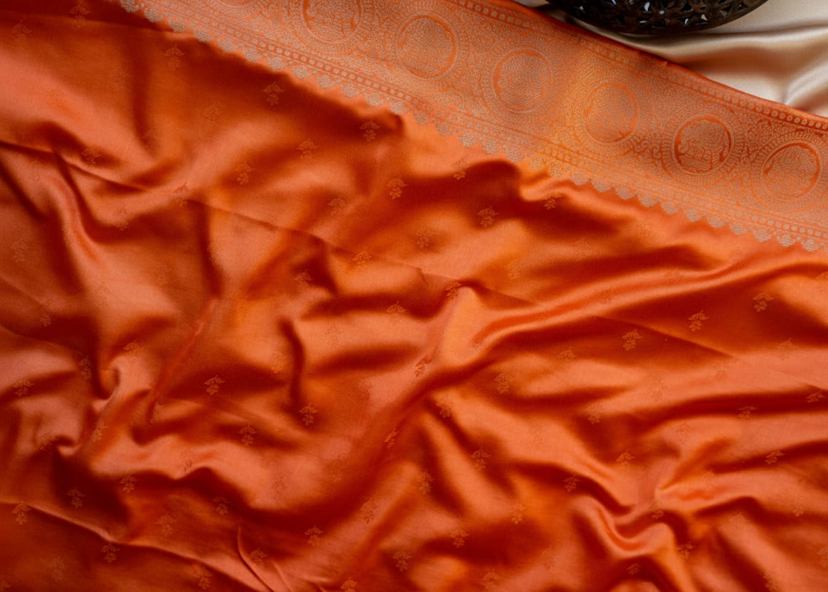 Kashi Riwayat Gajji Silk - Orange Light Orange Contrast