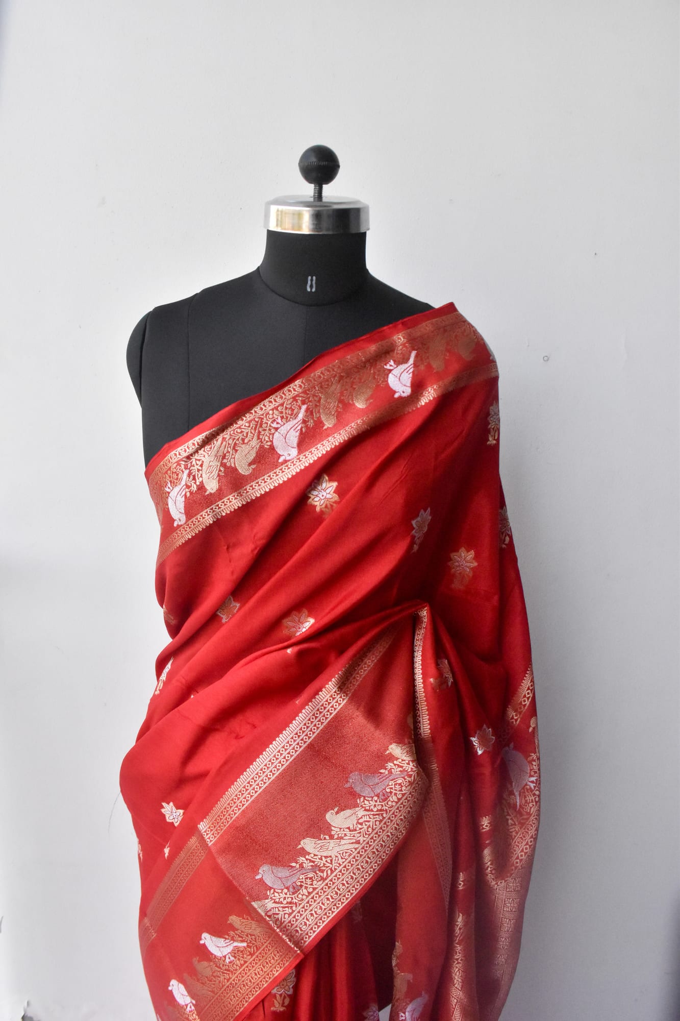 Kashi Resin Silk - Red Bird Motifs